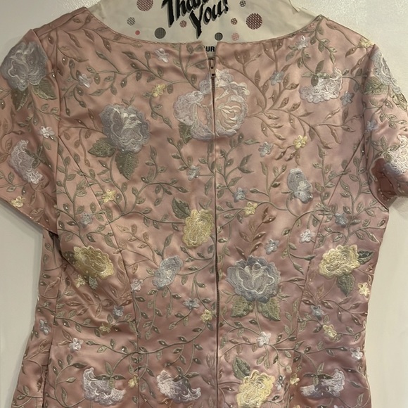 2 piece Zola evening dress light pink with flowers and beads - Picture 4 of 4